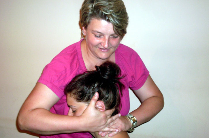 Hals Therapie Hals Therapie